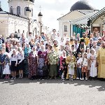 Руководители кинокомпании «Союз Маринс Групп» передали в дар Вознесенской Давыдовой пустыни икону «Спаса Москворецкого» 