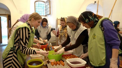 12 апреля в Новоспасском монастыре началась активная подготовка к празднику Светлой Пасхи 