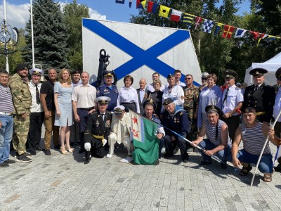 Сотрудники ТРК «Горки» поздравили моряков Челябинска с Днём Военно-Морского Флота 