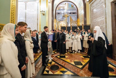 Патриаршие добровольцы и участники добровольческого отряда «Союза Маринс Групп» поздравили Святейшего Патриарха Кирилла с 15-летием интронизации