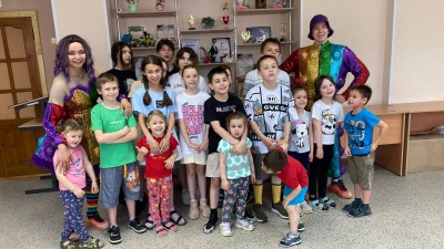 Коллектив ЦУМа поздравил ребят из центра «Бригантина» с Днём защиты детей