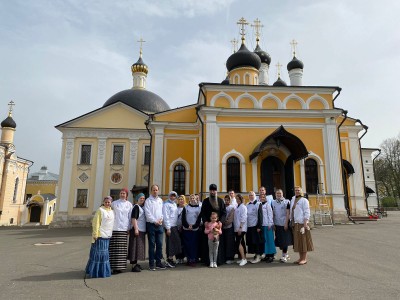 Добровольцы «Союза Маринс Групп» приняли участие в предпраздничной уборке Вознесенской Давидовой пустыни