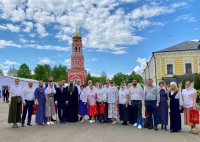 Руководители и добровольцы «Союза Маринс Групп» поздравили Вознесенскую Давидову пустынь с 510-летием