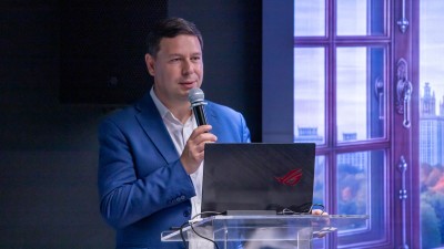 В «Маринс Групп» состоялась встреча с одним из самых известных специалистов по русскому языку Владимиром Пахомовым