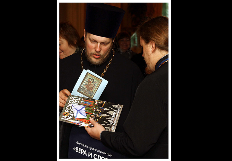 Журнал «Морской пехотинец», который издает кинокомпания «Союз Маринс Групп», всегда популярен у священников Русской Православной Церкви